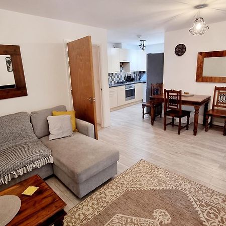 Spacious Two Bedroom Apartment With One Parking Space Thame Ngoại thất bức ảnh